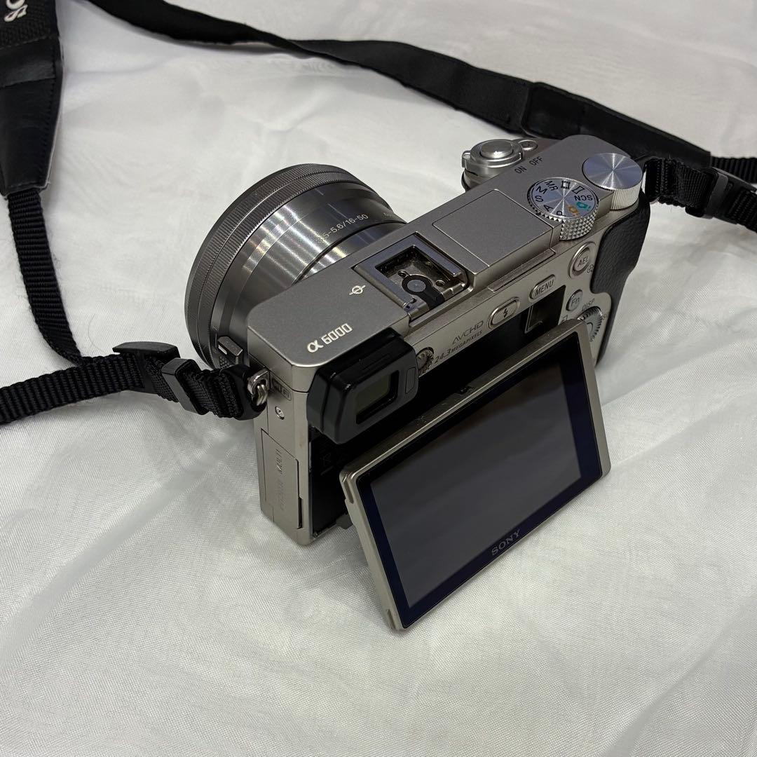 ミラーレス　一眼レフ　カメラ　SONY α6000 望遠レンズ付き