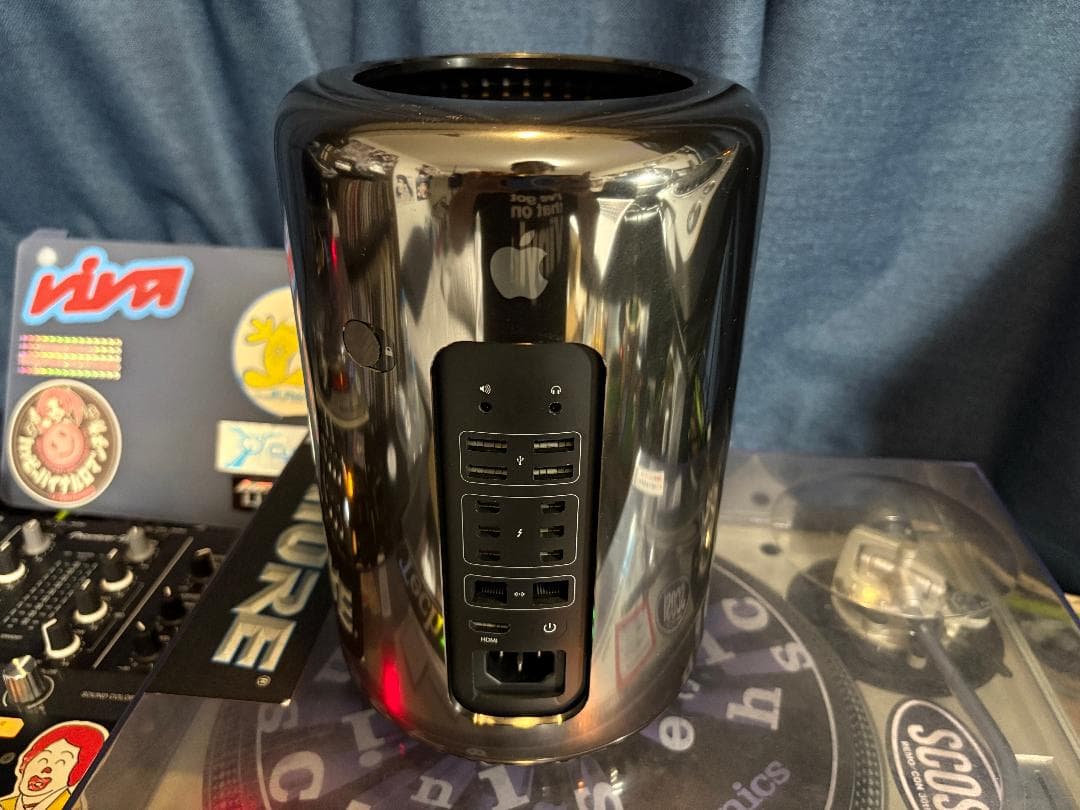 Apple Mac Pro 2013 XeonE5 12コア+64GBメモリ