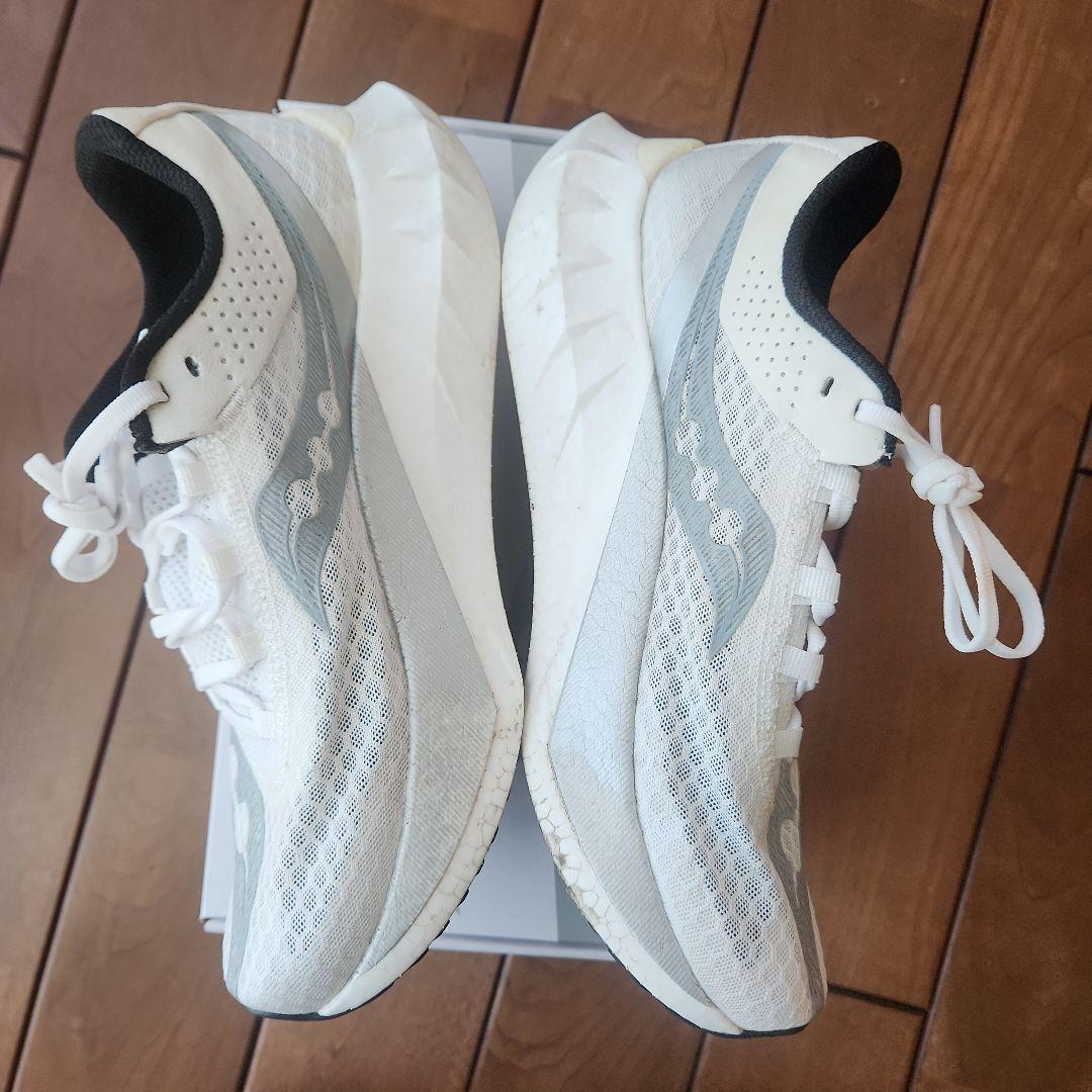 エンドルフィンプロ4 Saucony サッカニー 　26.5