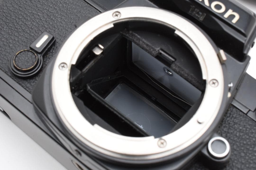 ★各部モルト張り替え済・美品★ ニコン Nikon FE ボディ #18516