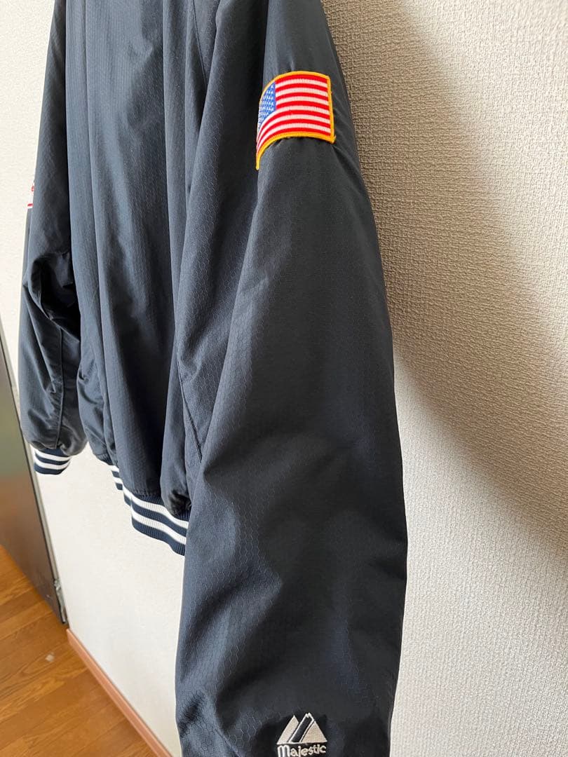 Yankees majesticベースボールジャケット　Lサイズ