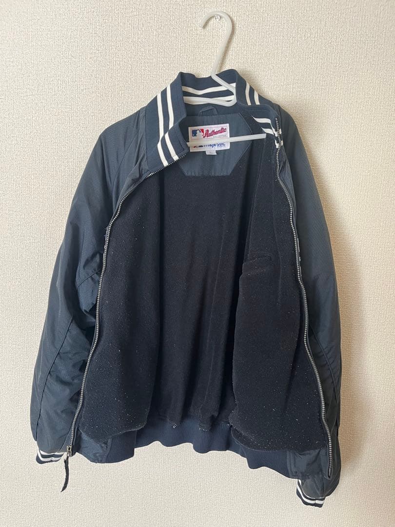 Yankees majesticベースボールジャケット　Lサイズ