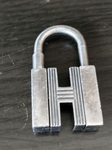 b*y様 最安値エルメス　カデナ　チャーム　トゥアレグ南京錠