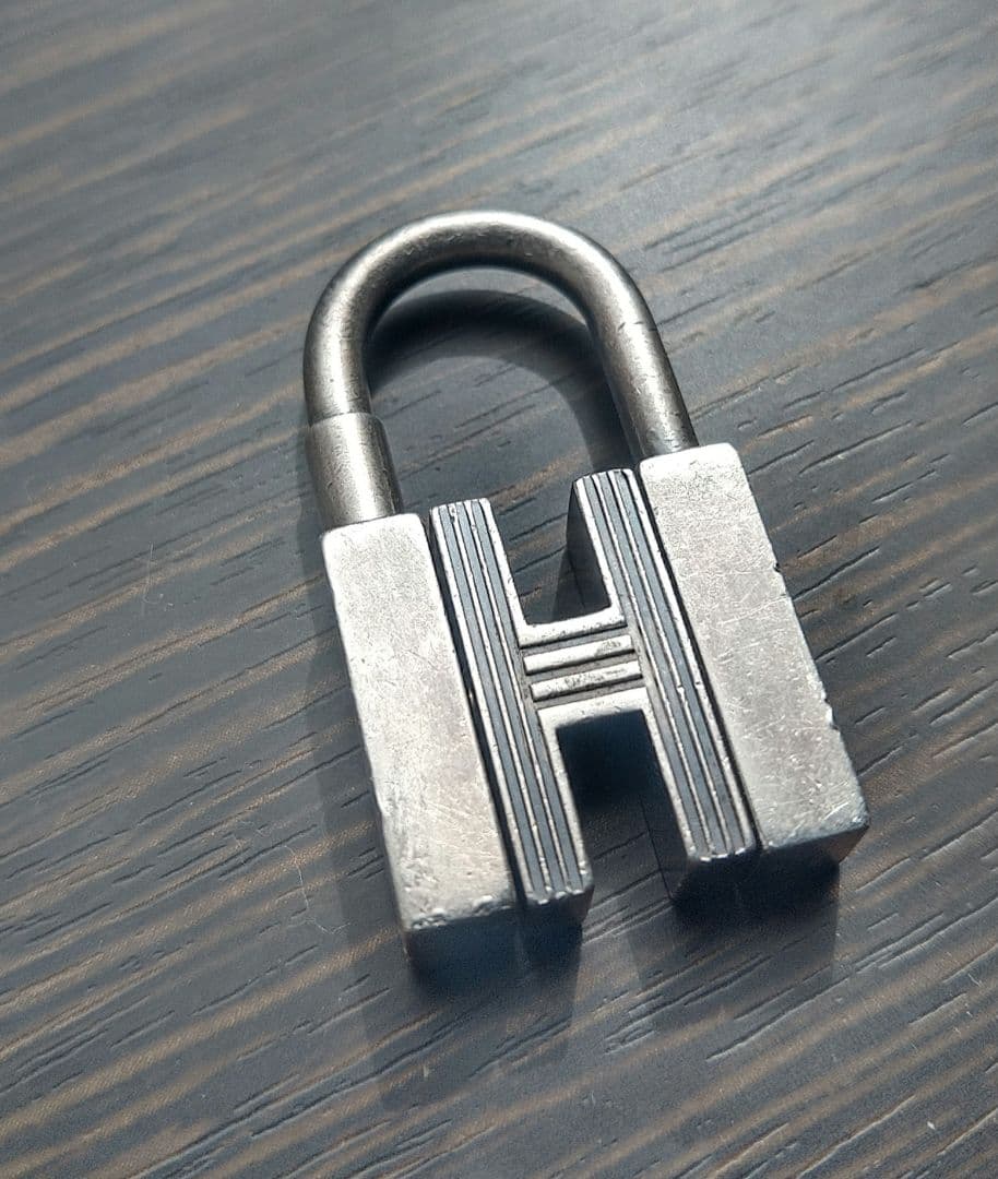 b*y様 最安値エルメス　カデナ　チャーム　トゥアレグ南京錠