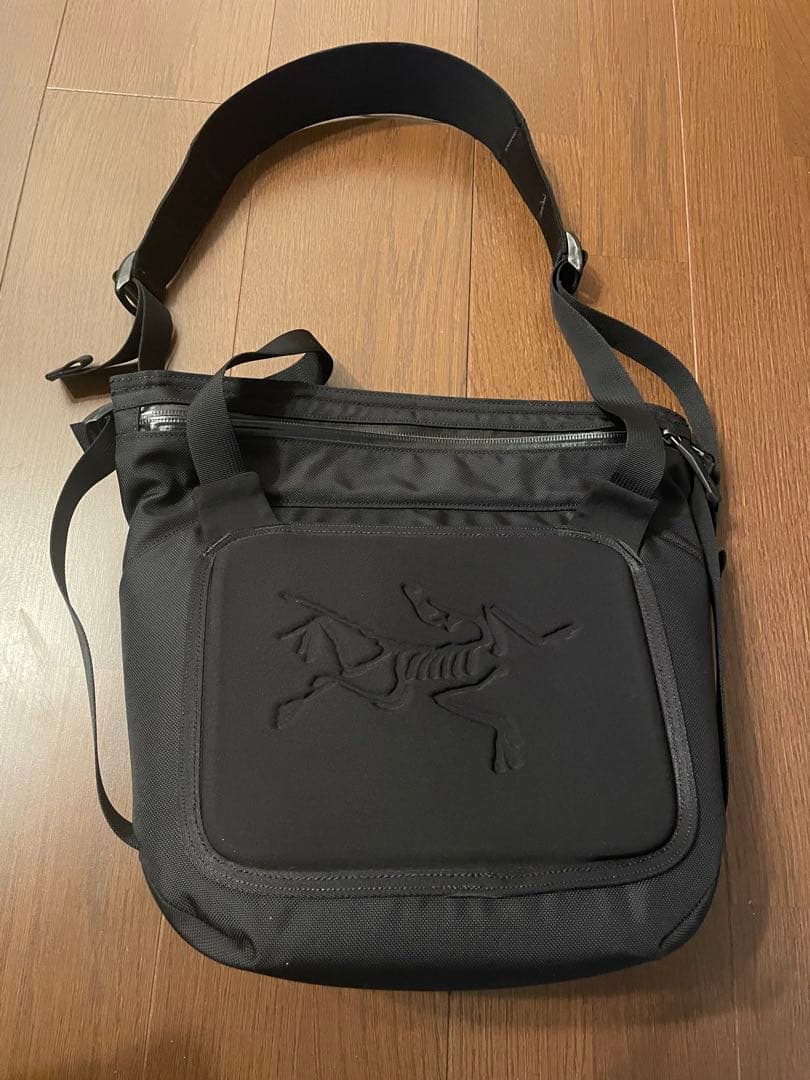 アークテリクス　アロー8 ブラック