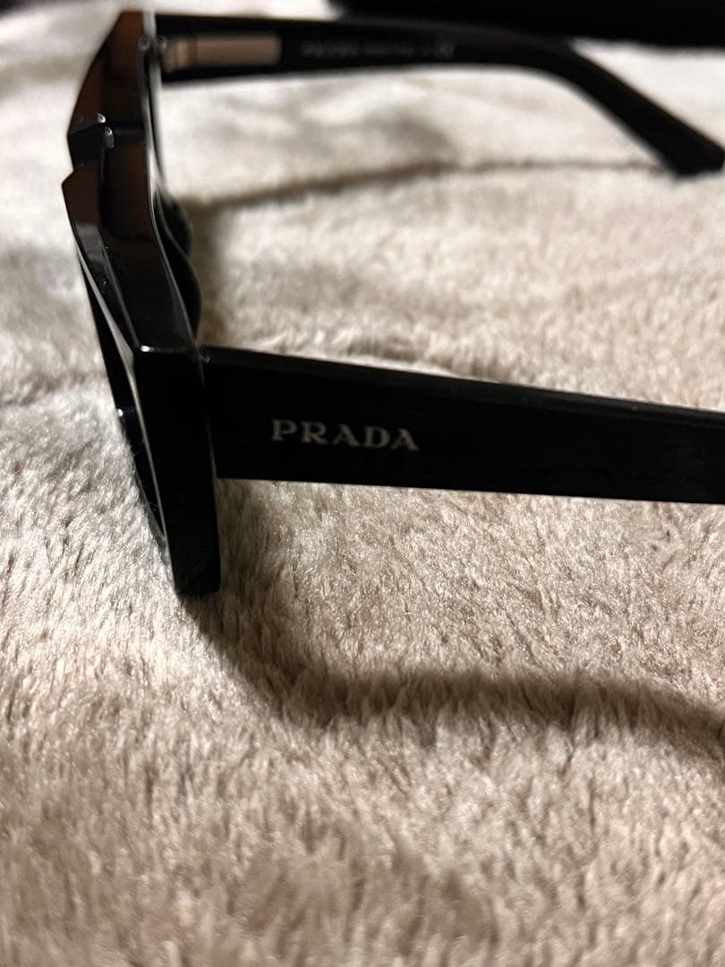 PRADA ブラック スクエア サングラス