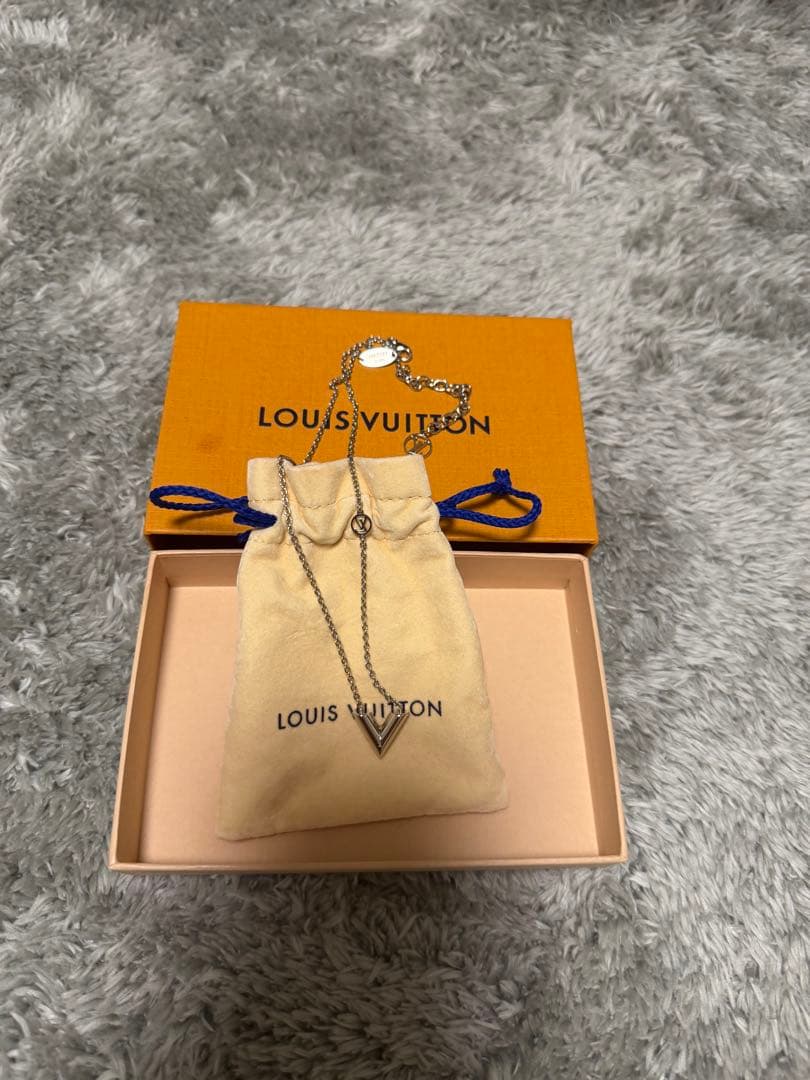 LOUIS VUITTON ネックレス・エッセンシャルV