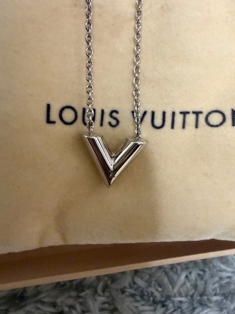 LOUIS VUITTON ネックレス・エッセンシャルV