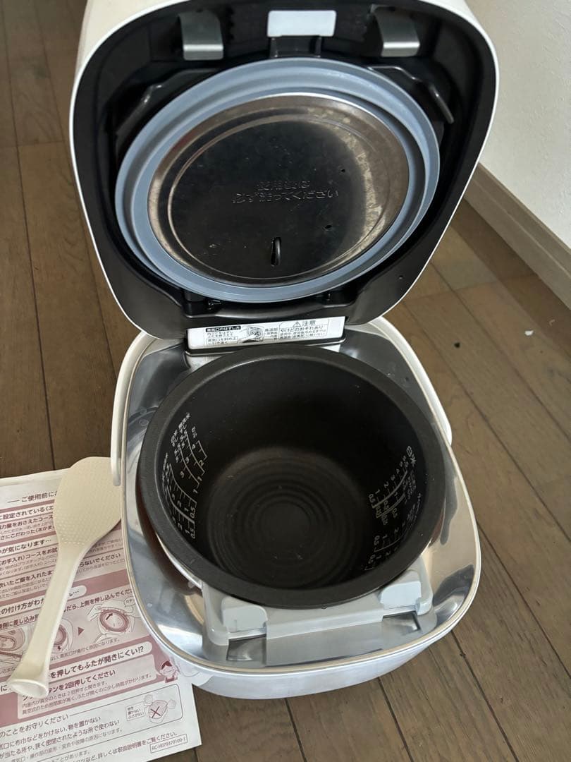 TOSHIBA RC-10VJ 炊飯器 ホワイト