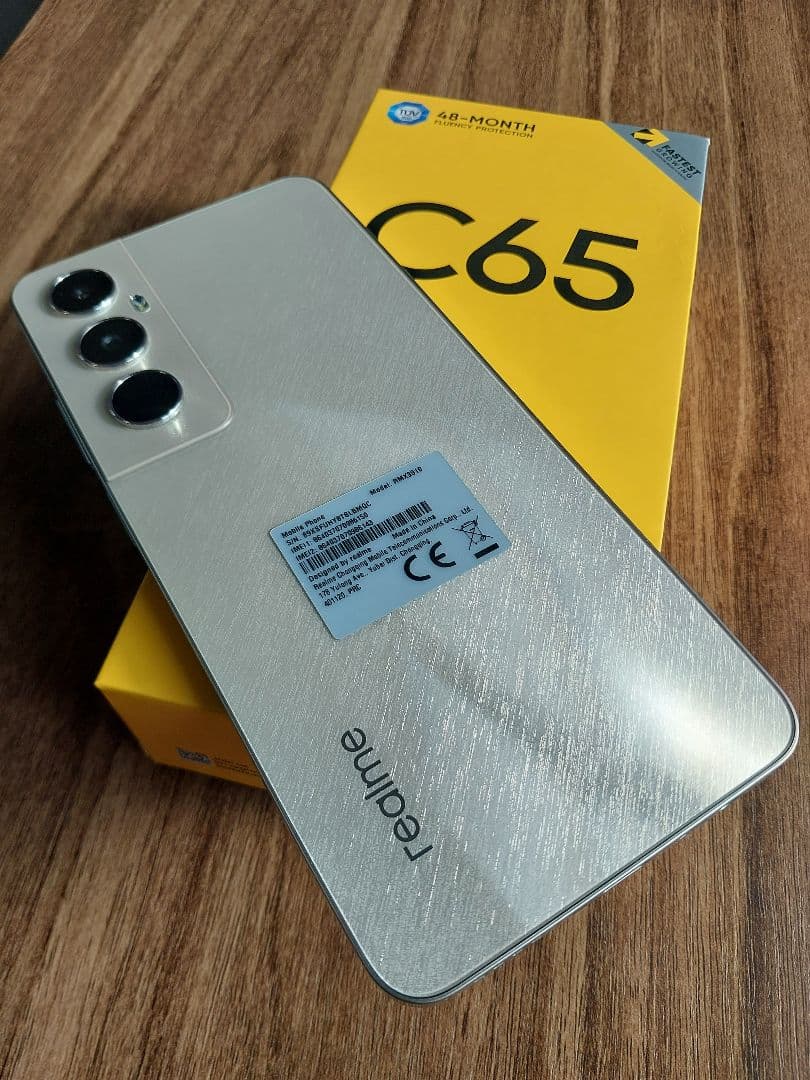 realme C65 8GB/256GB SIMフリー