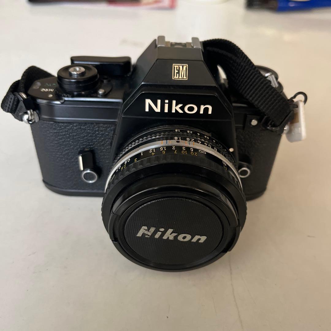 Nikon EM 　一眼レフカメラ標準レンズ・他セット
