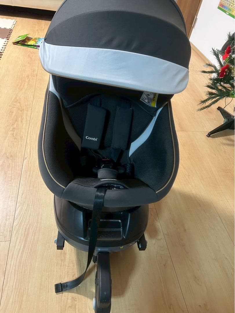 Combi チャイルドシート ネイビー/グレー