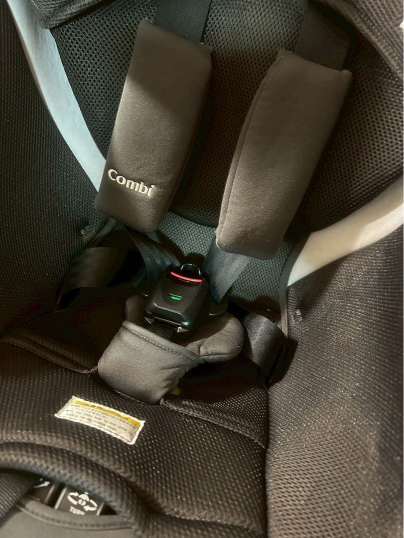 Combi チャイルドシート ネイビー/グレー