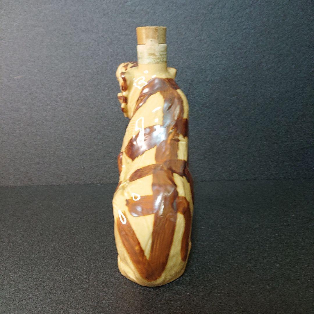 サントリー ウイスキー ローヤル12年 オールド 特級 干支 寅 陶器