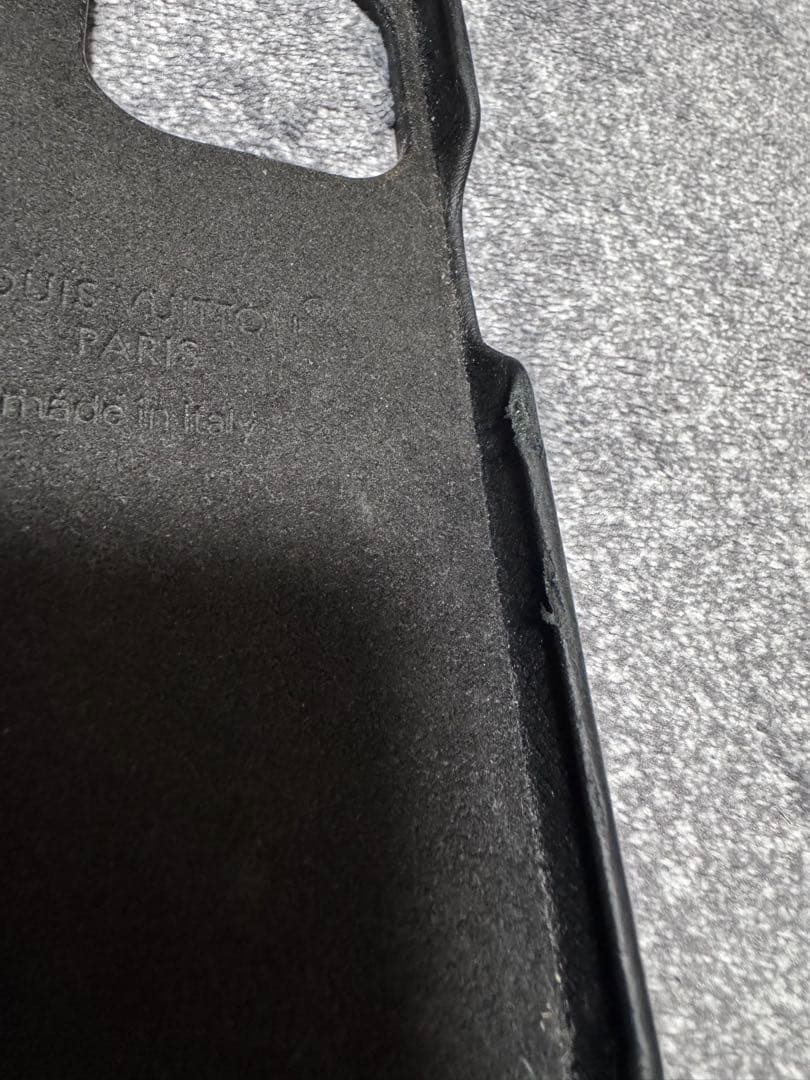 美品［正規品］ルイヴィトン　iPhone 15 Pro ケース箱付き