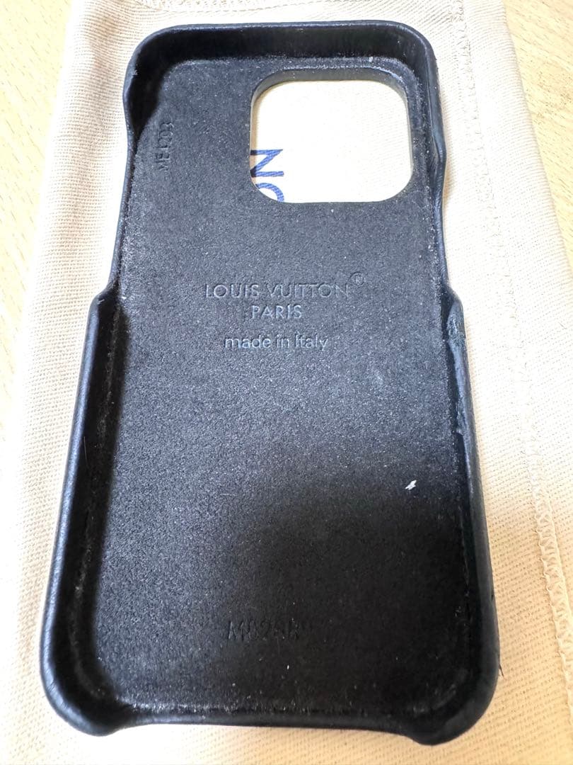 美品［正規品］ルイヴィトン　iPhone 15 Pro ケース箱付き