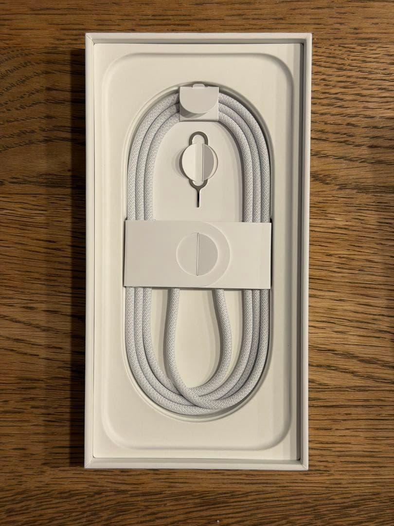 iPhone 16 Pro 256GB ホワイトチタニウム