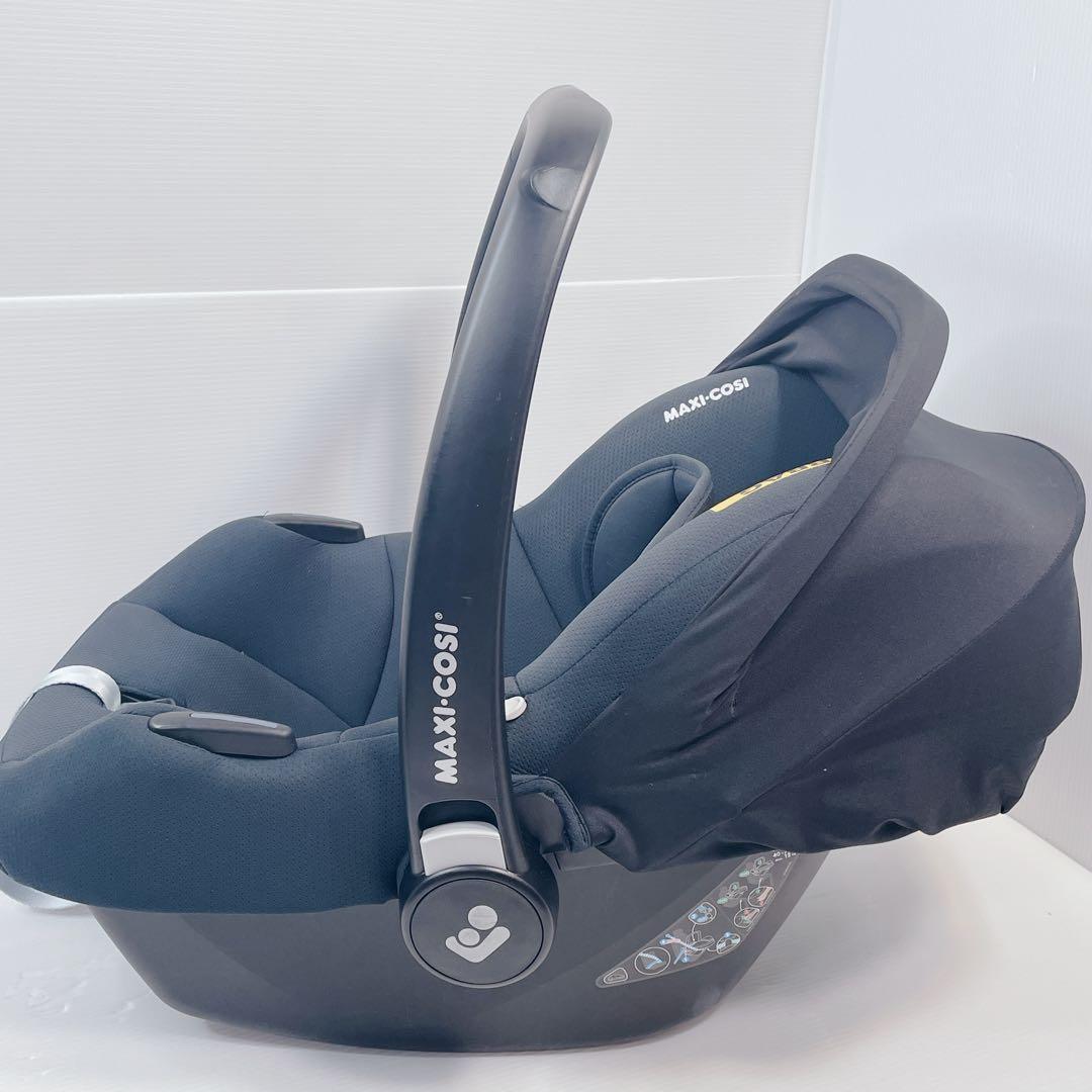 Maxicosi カブリオフィックスアイサイズ　専用ベース、アダプター付き