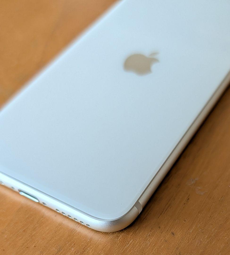 iPhone SE 第3世代 64 GB スターライト