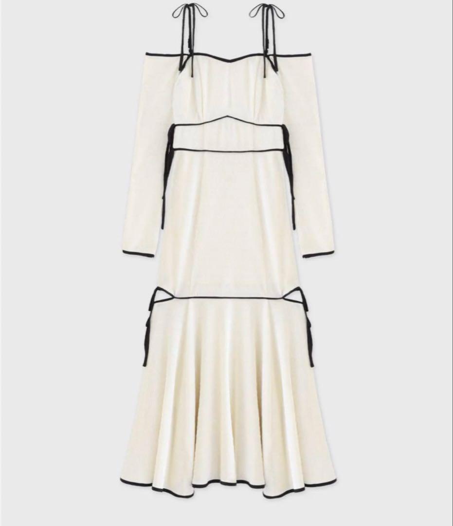 エムミーエメ　Side ribbon cutout onepiece