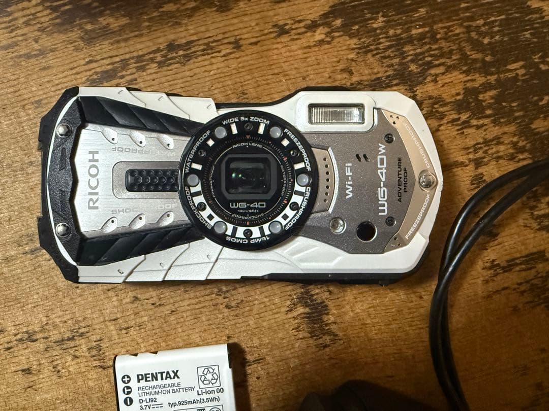 【中古】RICOH WG-40W コンパクトデジタルカメラ リコー (ホワイト)