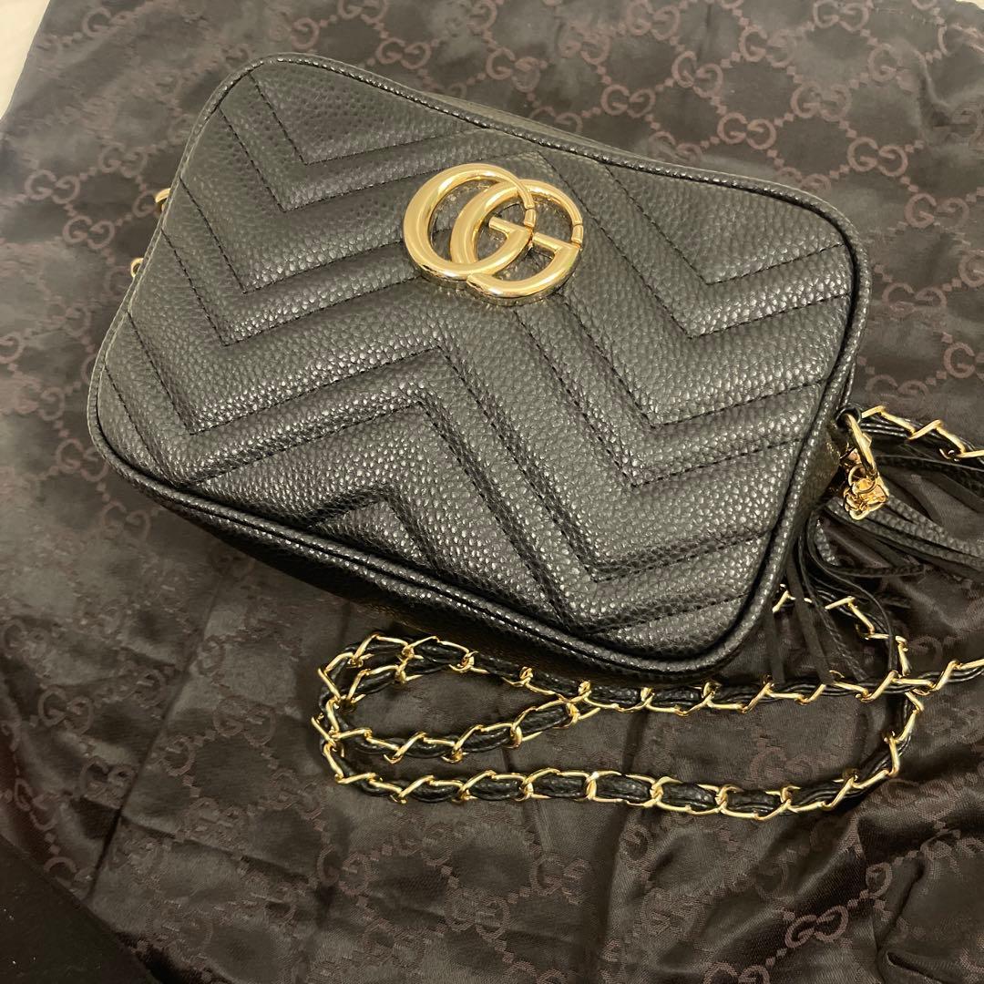 GUCCI チェーンショルダーバック　ブラック　ノベルティ