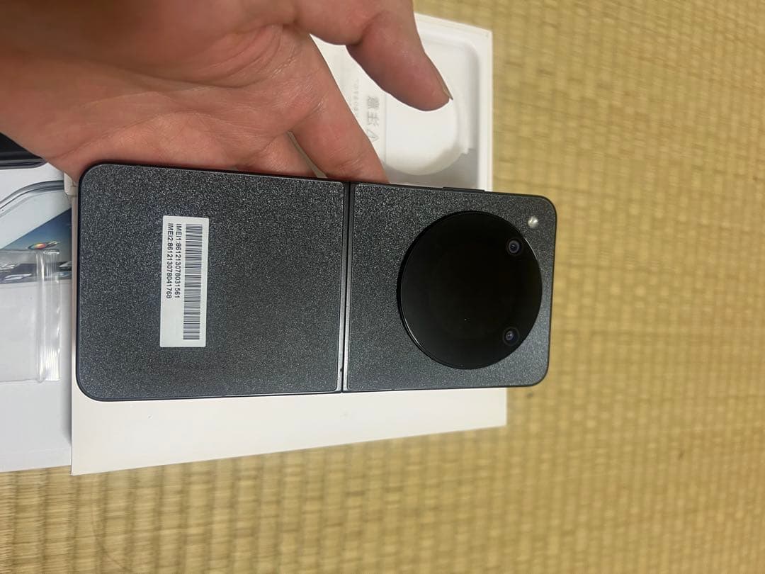 スマートフォン本体 Nubia FLIP 5G