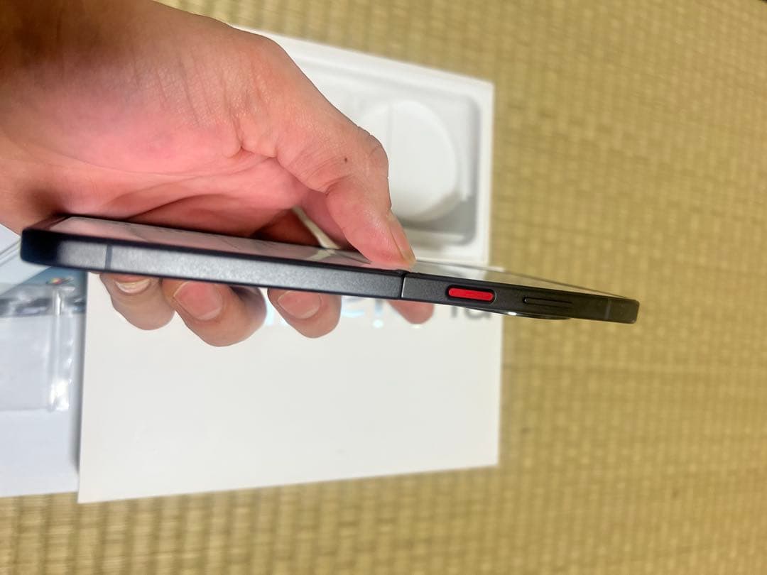 スマートフォン本体 Nubia FLIP 5G