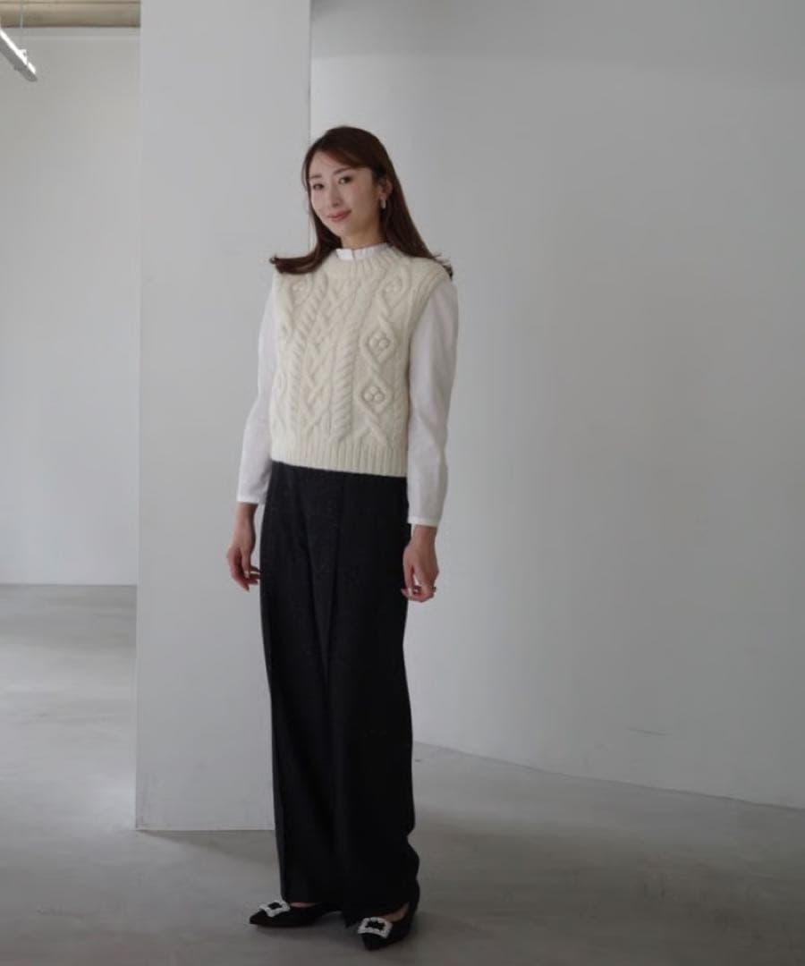 OHGA KNIT VEST ホワイト白　オーガ　ニットベスト　ケーブルニット