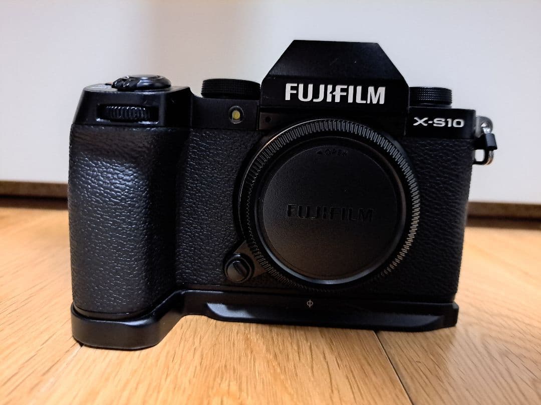 FUJIFILM X-S10 ボディ 予備バッテリー＆メモリーカード付き