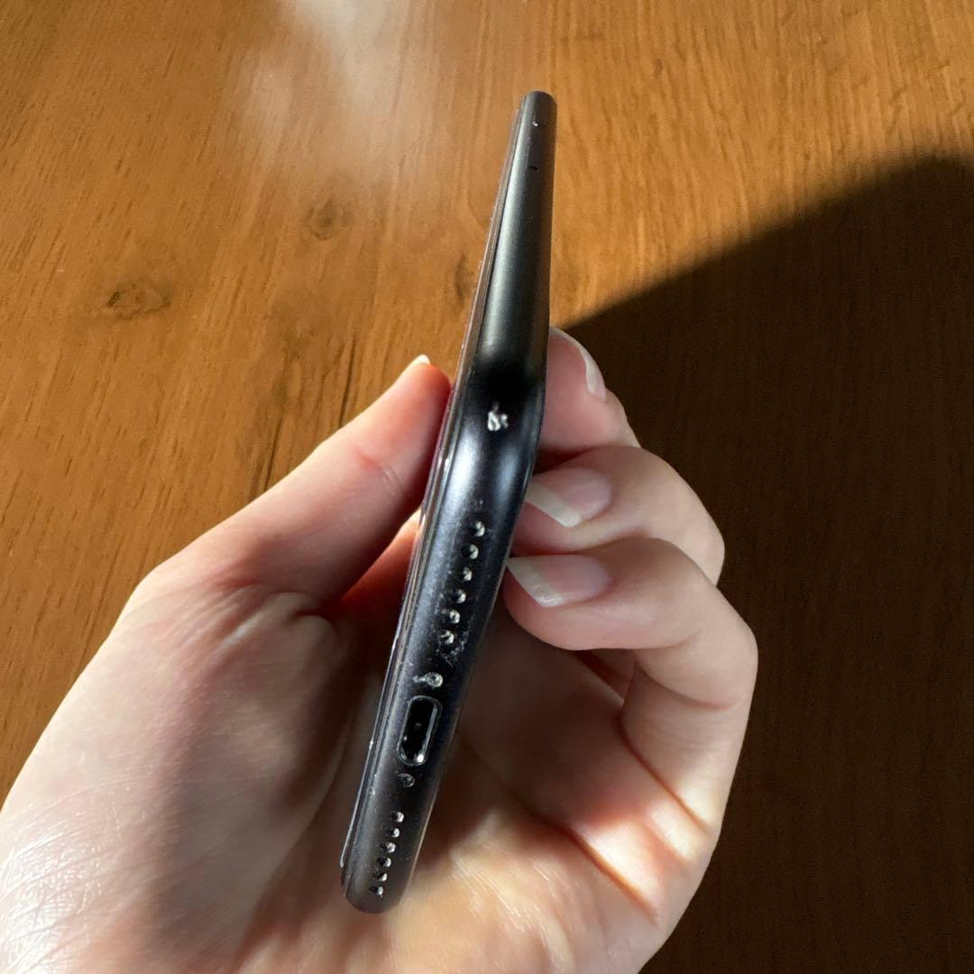 Apple iPhone SE　第2世代　ブラック