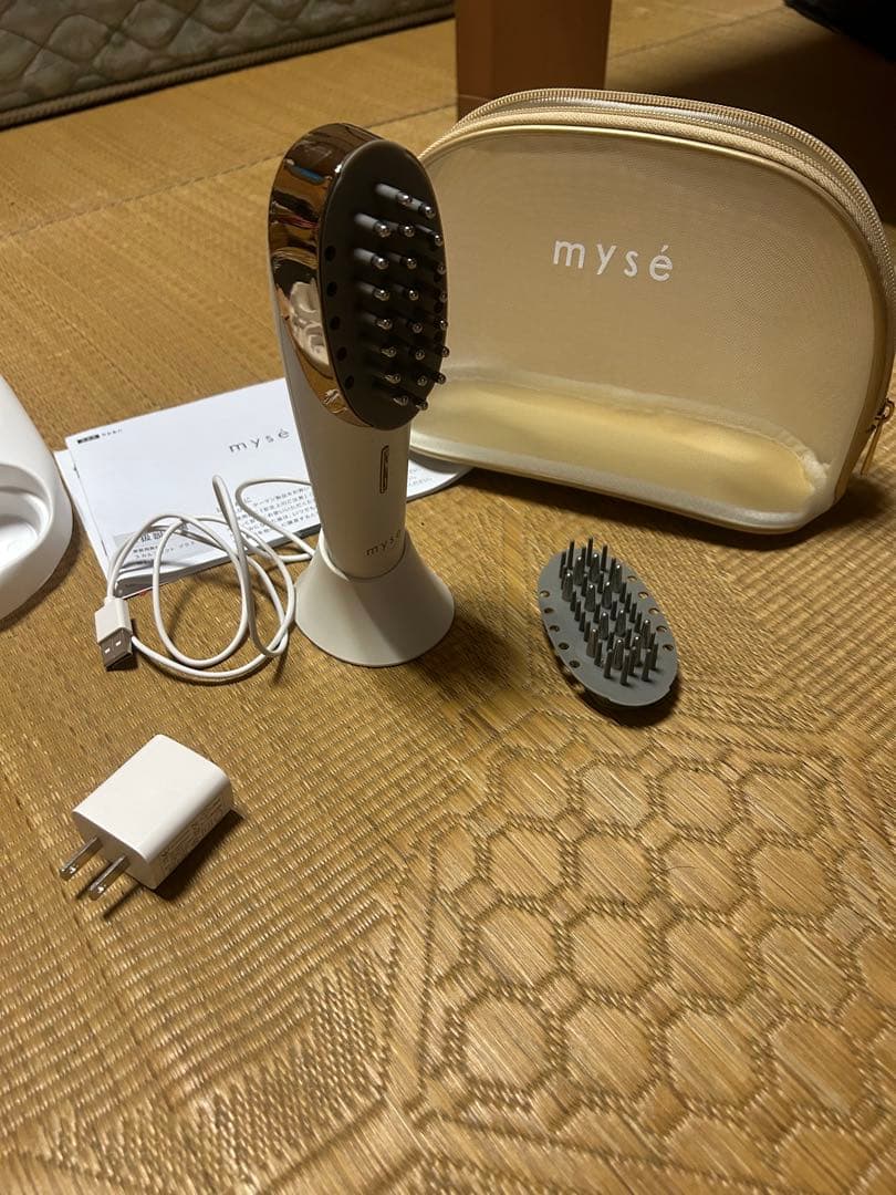 mysé 美顔器 ホワイト 充電器・スタンド付き