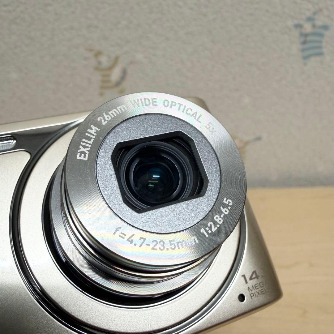 【極美品】CASIO カシオ EX-Z2300 コンデジ デジカメ ゴールド