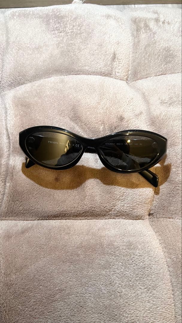 PRADA サングラス SPR26Z キャットアイ ブラック 本体のみ