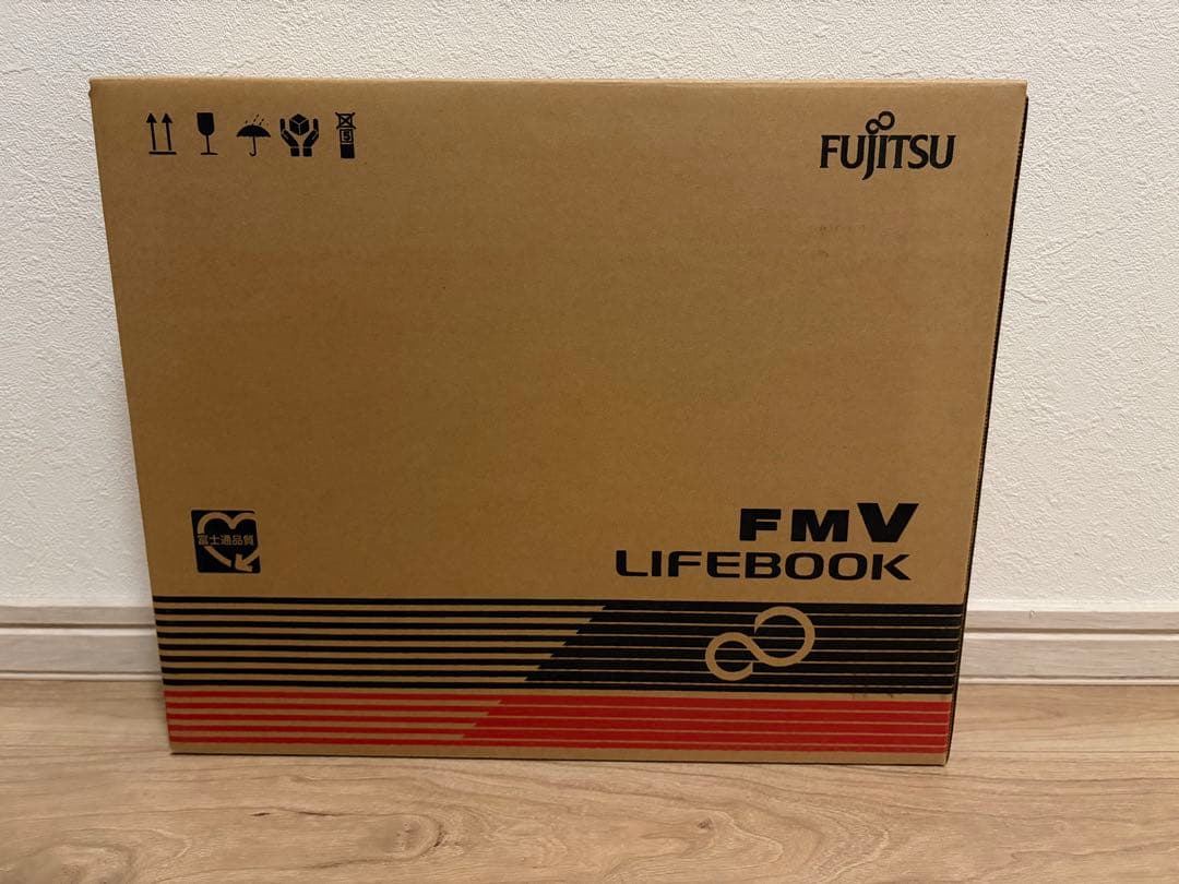 FUJITSU ノートパソコン LIFEBOOK 画面15.6型 i7 SSD