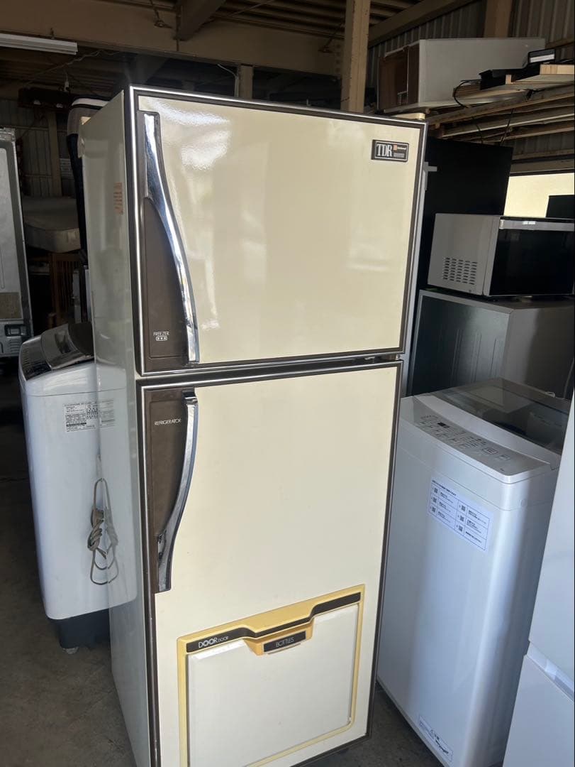 早*す様 美品レトロなクリーム色 冷蔵庫