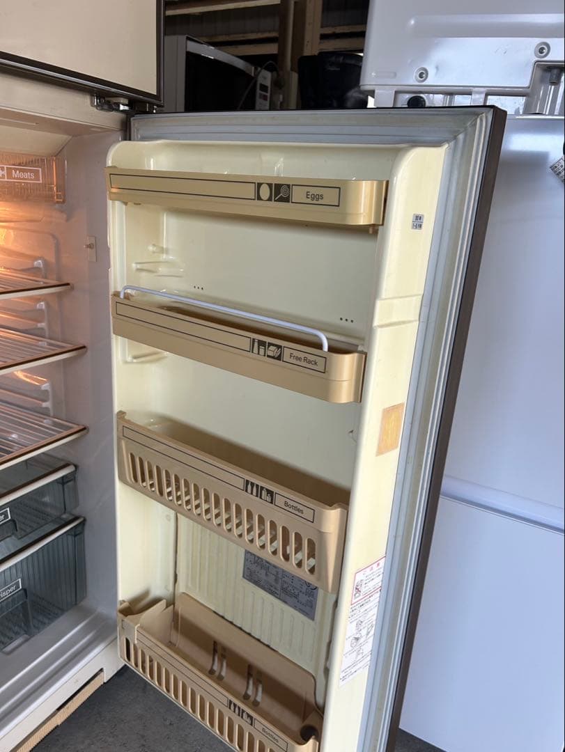 早*す様 美品レトロなクリーム色 冷蔵庫