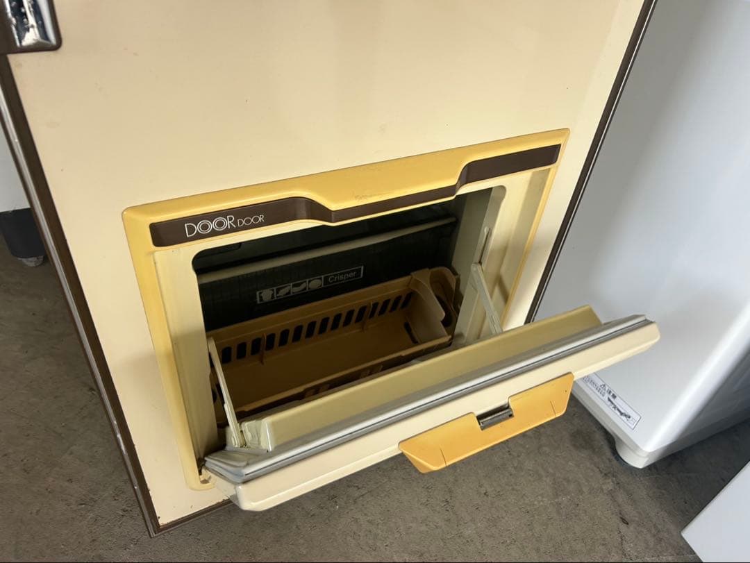 早*す様 美品レトロなクリーム色 冷蔵庫
