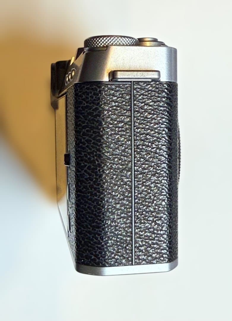 FUJIFILM X-E4 ミラーレスカメラ　シルバー