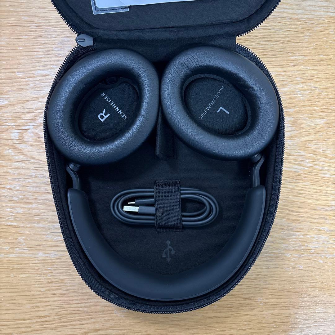 Sennheiser ACCENTUM Plus Wireless 新同品