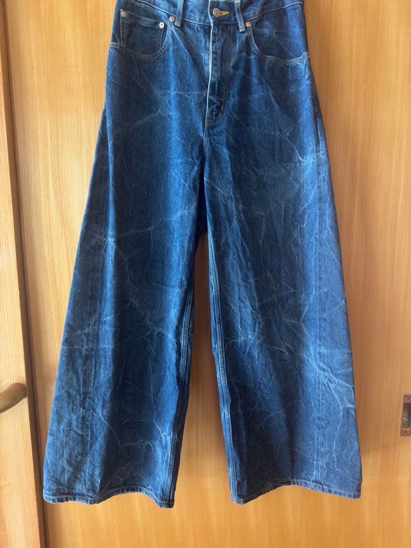 underBlue Eve着用 beautiful people デニム