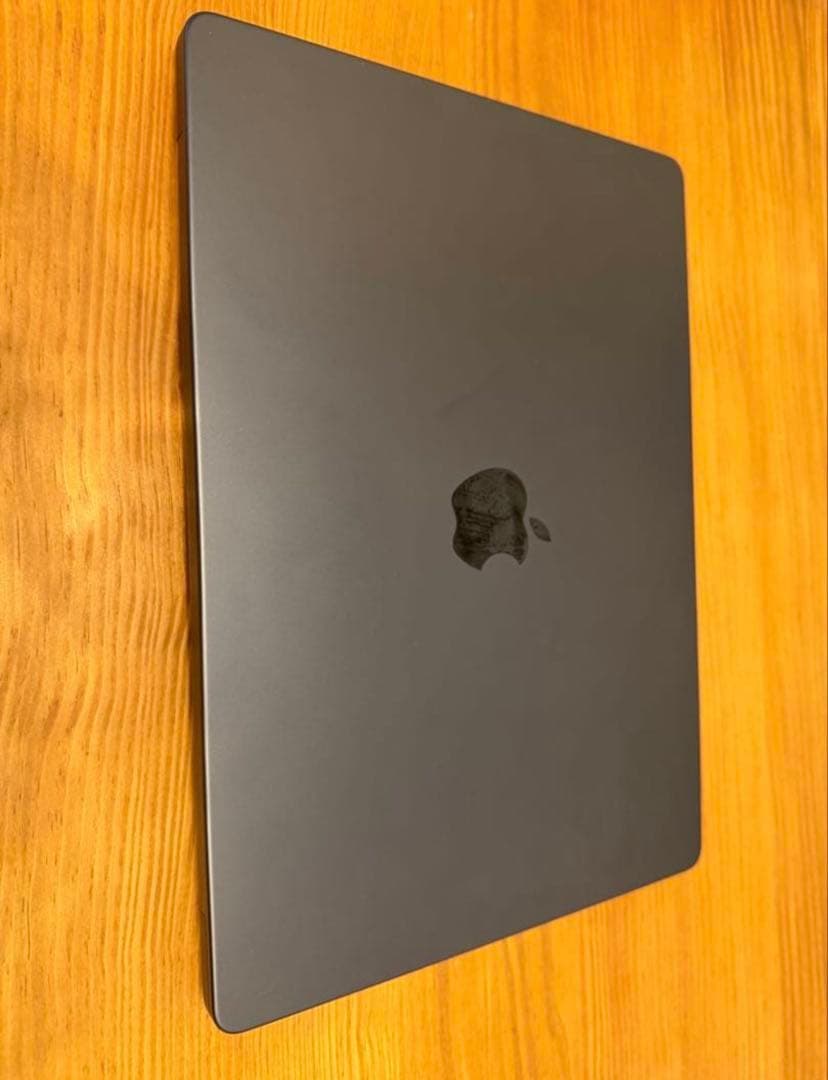MacBook本体 aki