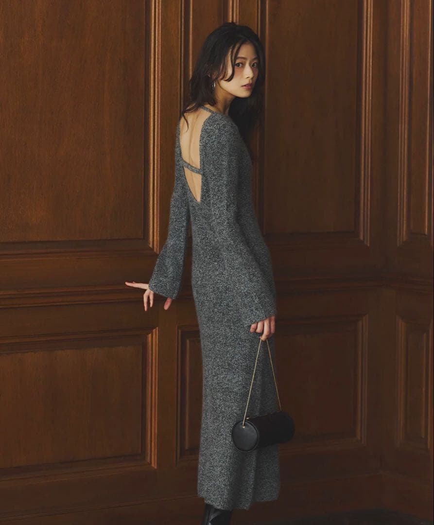 【2025新品未使用】アニュアンス完売品バックオープンレイヤーニットワンピース