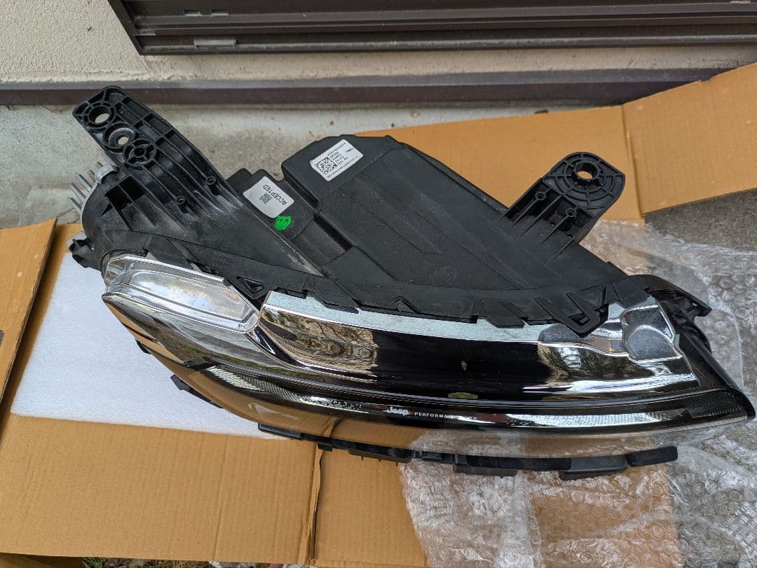 Jeep コマンダー（２代目） （2023年式）右ヘッドライト