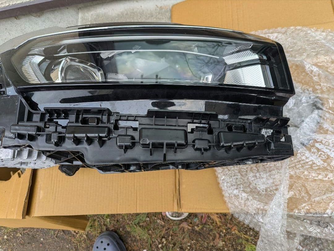 Jeep コマンダー（２代目） （2023年式）右ヘッドライト