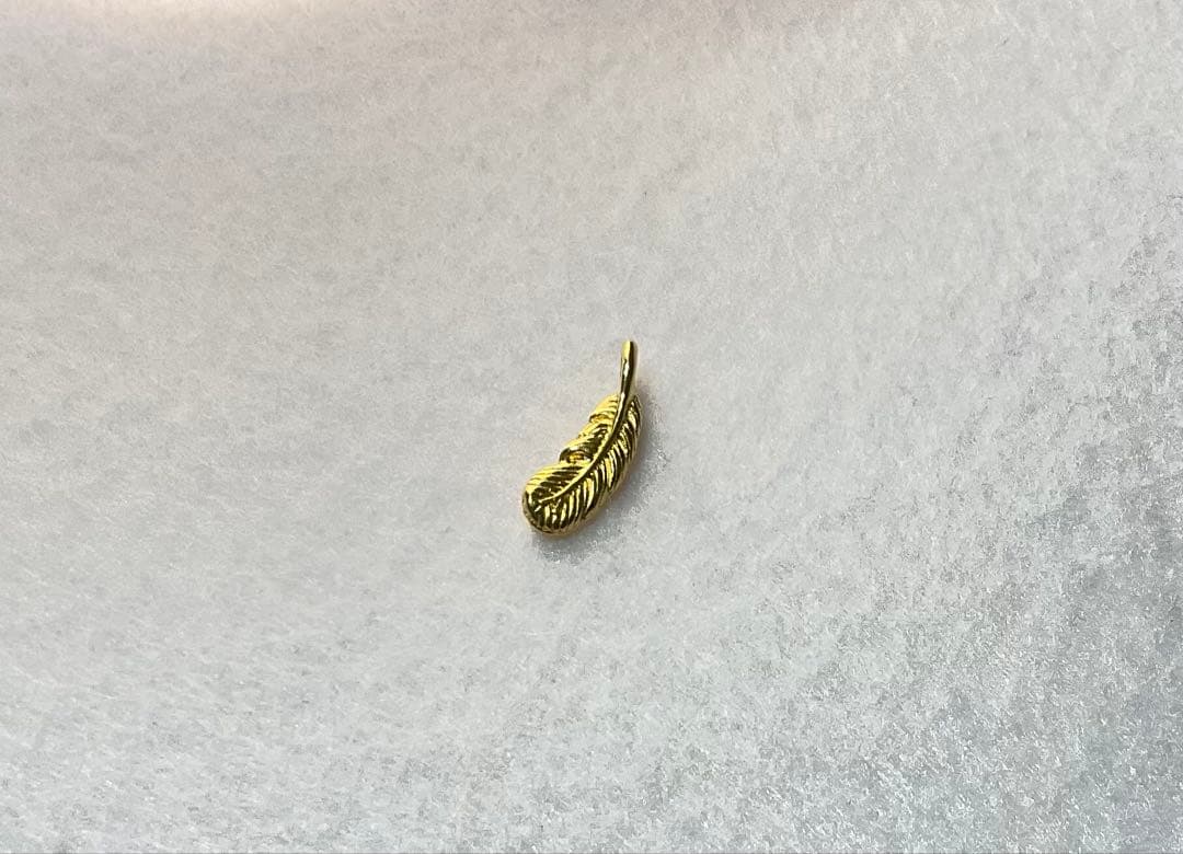 K24　羽根のペンダントトップ　約15mm　足金999刻印