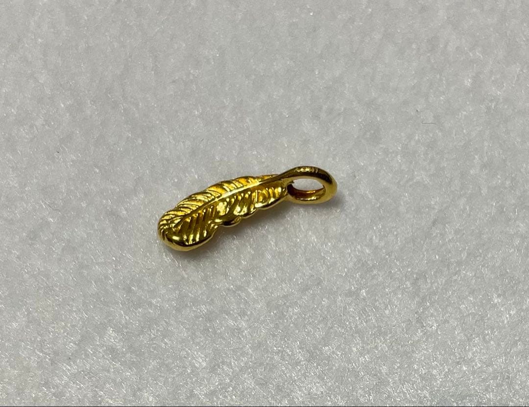 K24　羽根のペンダントトップ　約15mm　足金999刻印