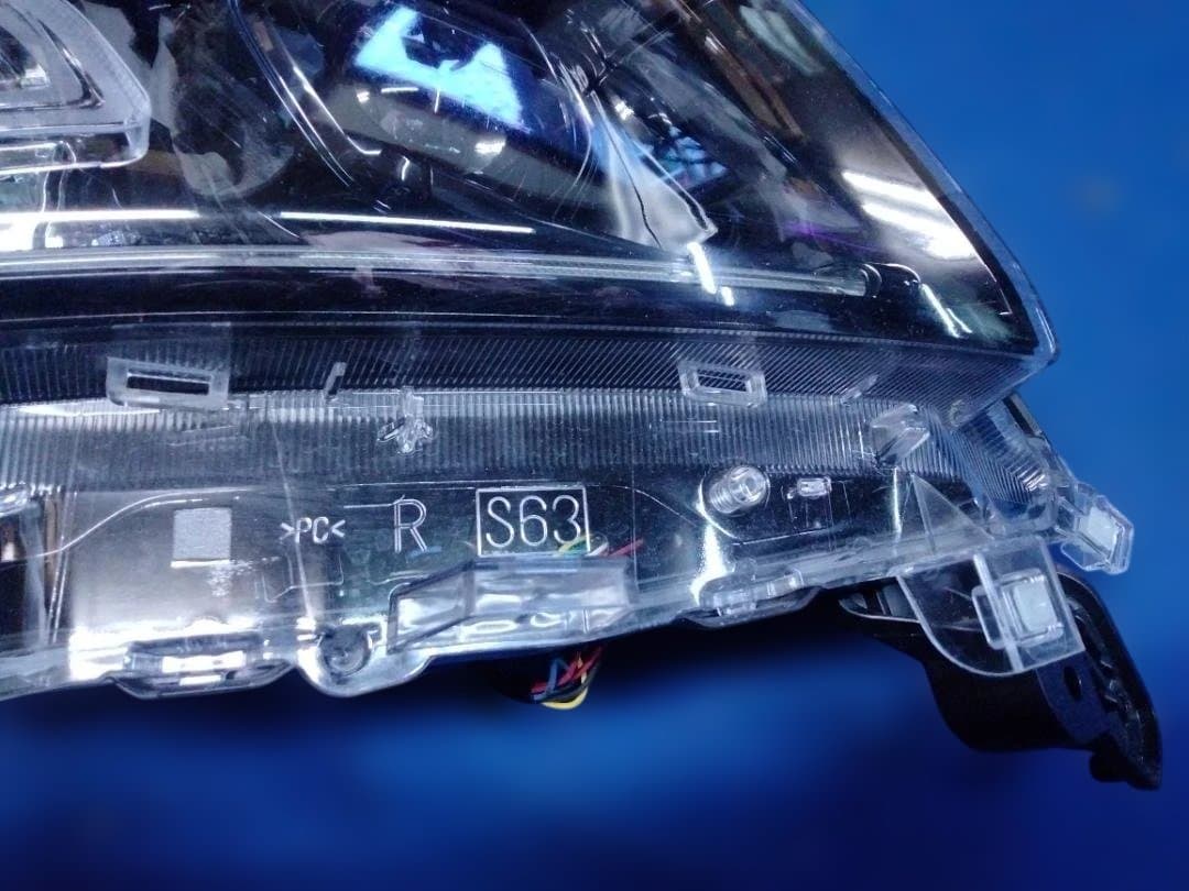 スズキ スペーシア カスタム MK53S 右側ヘッドライト クリアレンズ