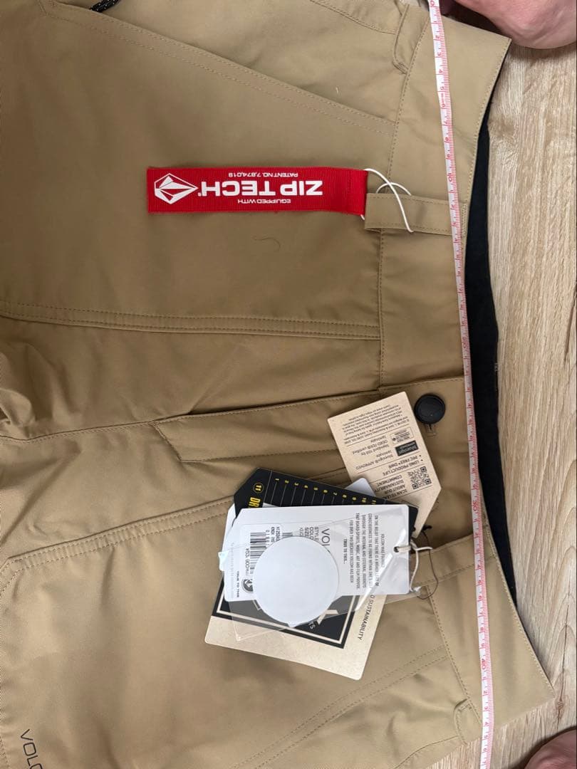 VOLCOM GORE-TEX スノーボードパンツ ベージュ　レディース
