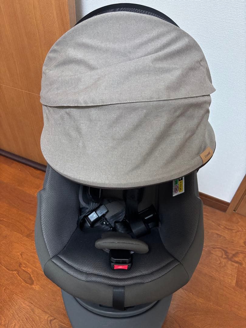 【yui⭐︎。.】コンビ THE S (ザ・エス) ISOFIX ベージュ